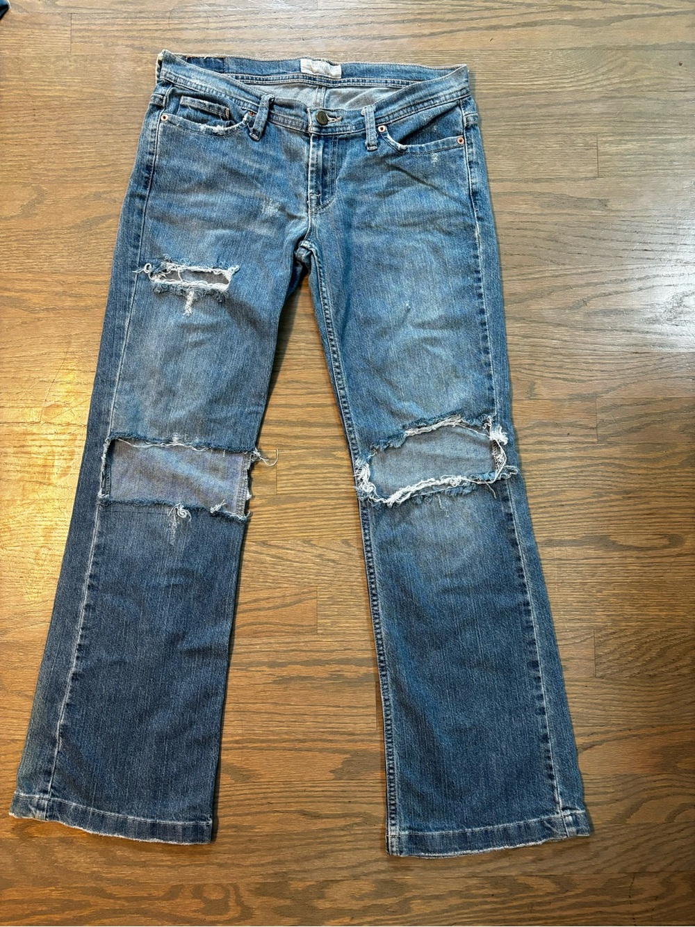 Vintage Y2K American Eagle Low Rise Distressed Flare Jeans women’s size 4